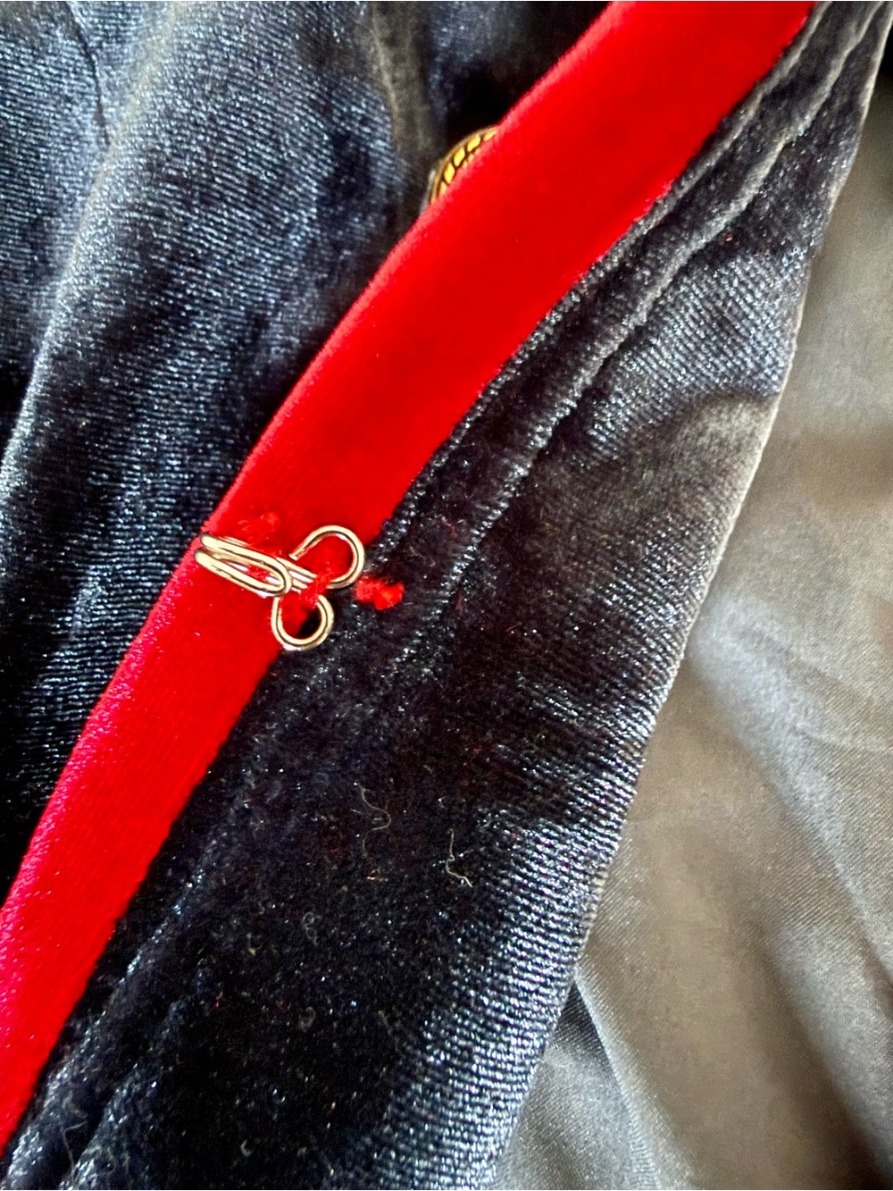 NWOT Women’s Hussar Military-Style Cropped Velvet Jacket in Navy with Red Trim - Picture 5 of 9